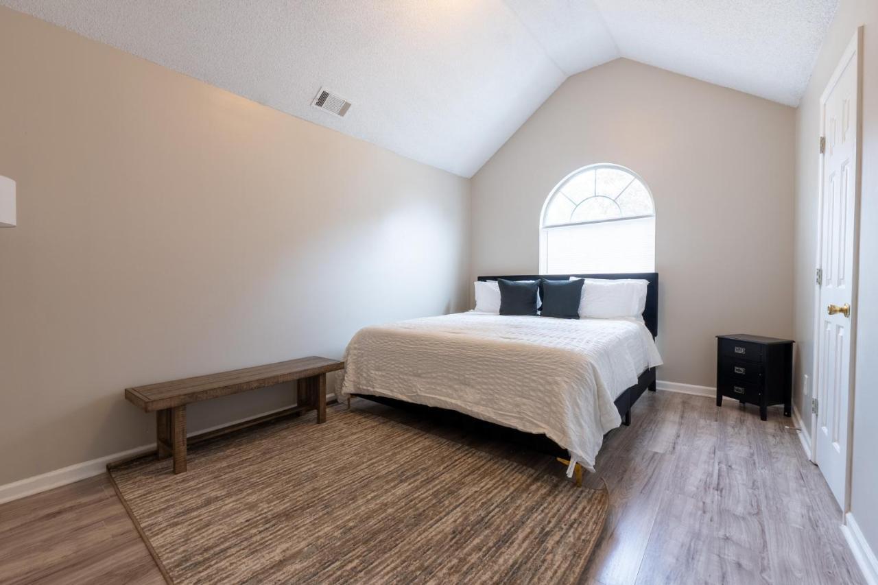 Villa Charming Suburb 20 Min To Atl! Decatur Esterno foto