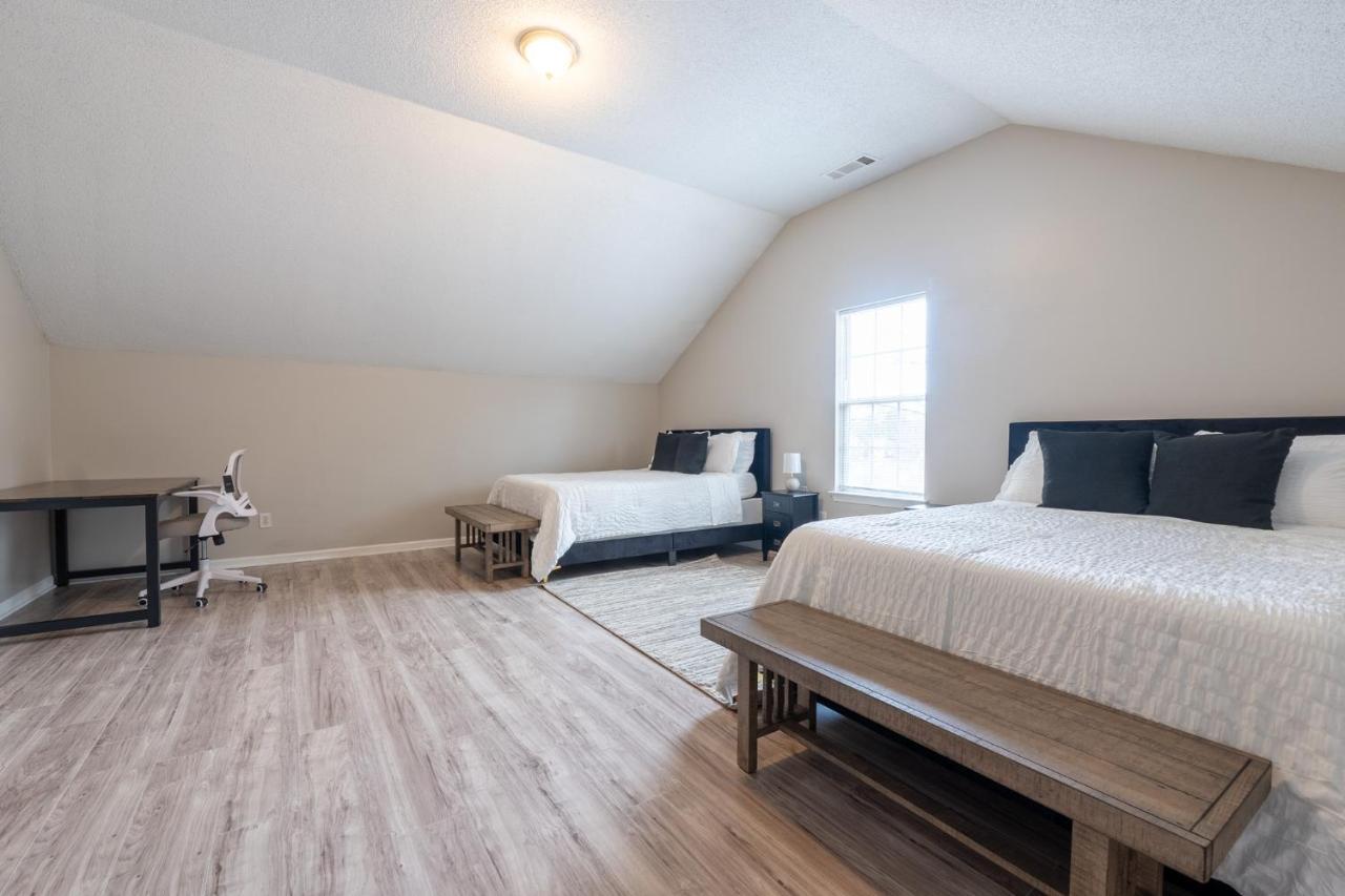 Villa Charming Suburb 20 Min To Atl! Decatur Esterno foto