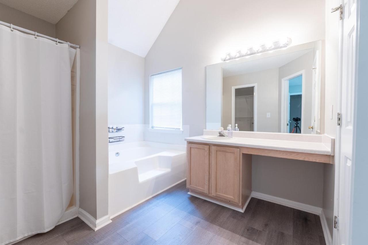 Villa Charming Suburb 20 Min To Atl! Decatur Esterno foto