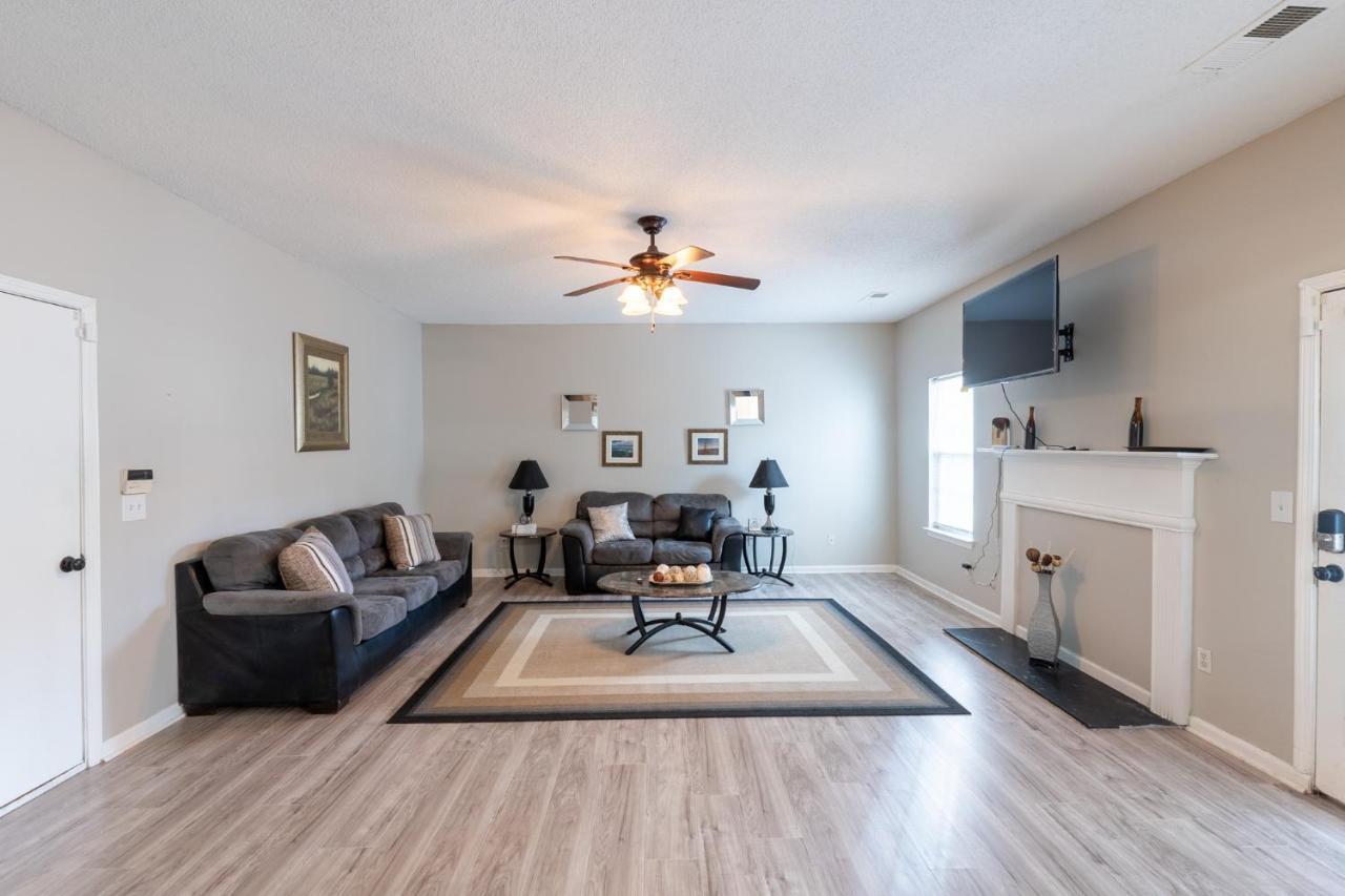 Villa Charming Suburb 20 Min To Atl! Decatur Esterno foto