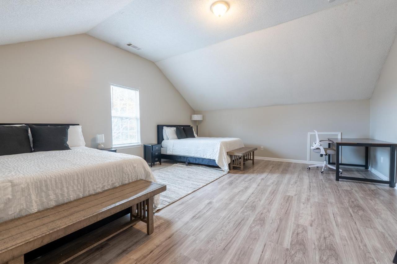 Villa Charming Suburb 20 Min To Atl! Decatur Esterno foto